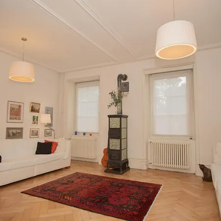 Two Floor With Garden & Baselcard Apartament *