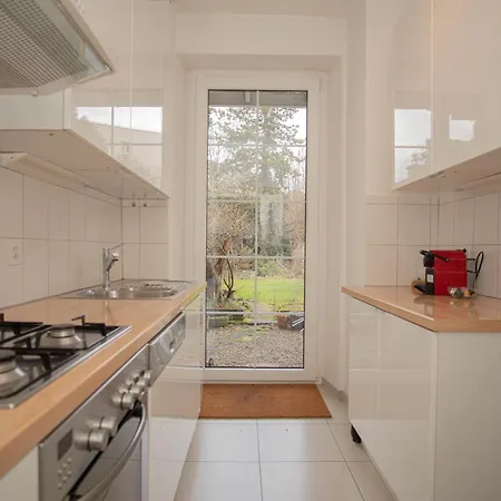 Two Floor With Garden & Baselcard Apartament *